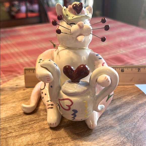 WhimsiClay by Amy Lacombe 2003 Miss Vivian Cat Figurine NWT Valentineβs Day Tea - Picture 12 of 16